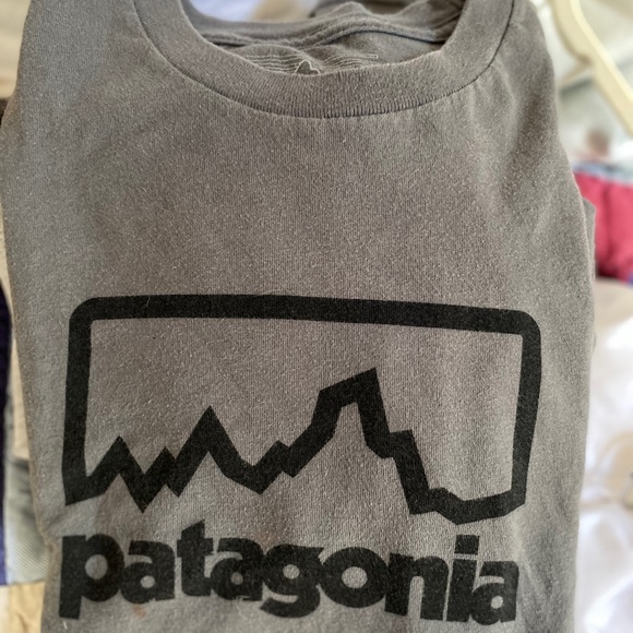 Patagonia Men’s Slim Fit Medium T-Shirt - Picture 3 of 3